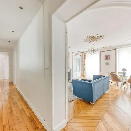Amazing In Apartment Paris