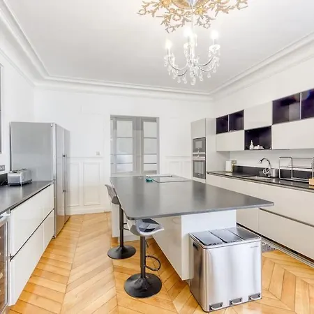 Amazing In Apartment *