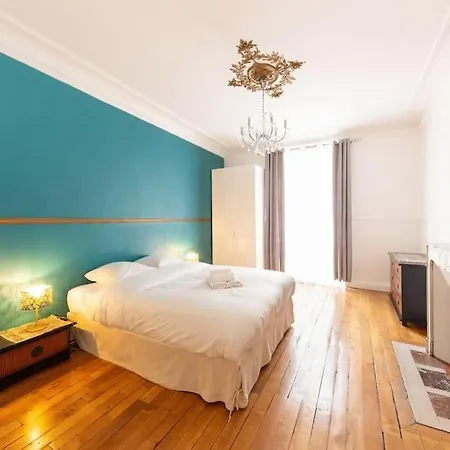 Amazing In Daire Paris